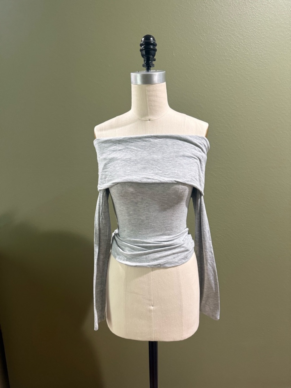 Babaton Light Gray Off-Shoulder Top